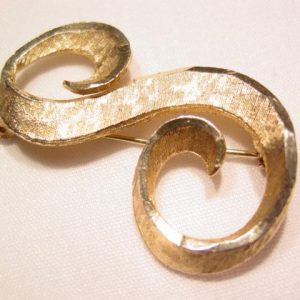 Mamselle Initial “S” Pin