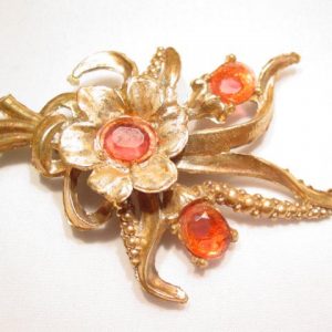 All-Plastic Flower Pin with Pink Plastic Rhinestones