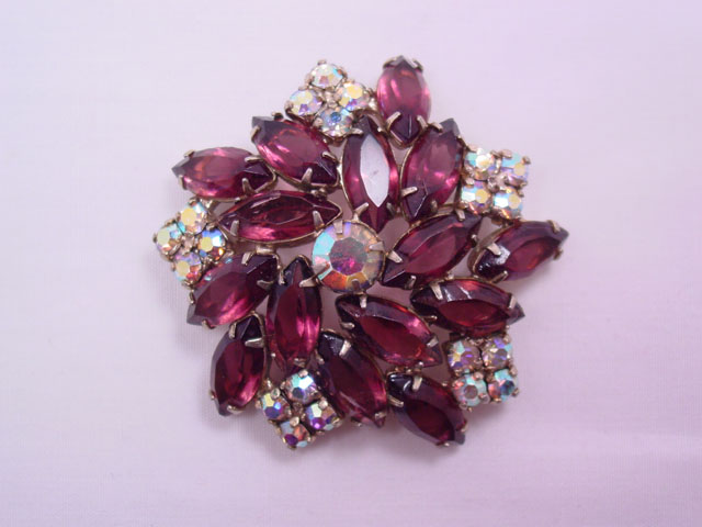 Purple Star-Shaped Rhinestone Pin