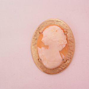 Krementz Shell Cameo Pin/Pendant