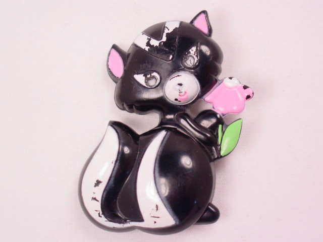 1972 Avon Skunk Sachet Pin