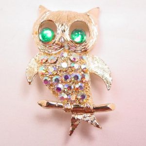 Green-Eyed Aurora Borealis Owl Pin