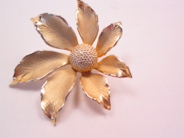 Giovanni Satin-Finished Flower Pin