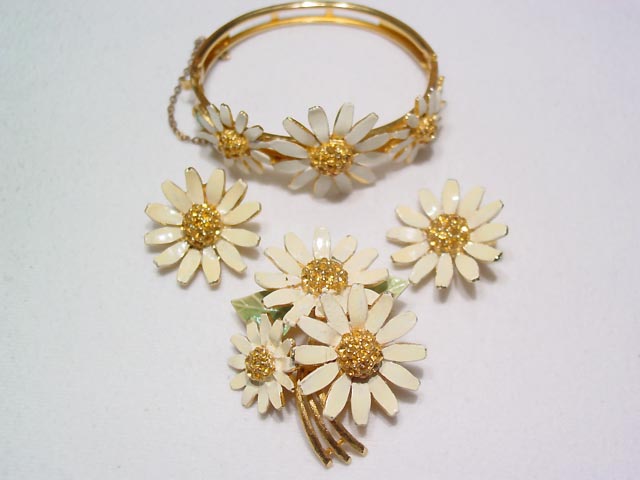 BSK Daisy Parure