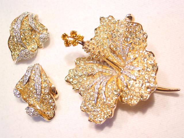 Stunning Boucher Yellow Flower Pin and Earrings