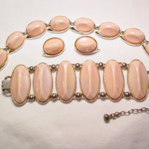 Pearl Pink Oval Plastic Parure