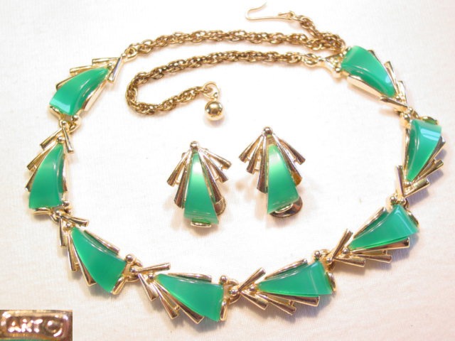 Green Thermoset Art Necklace and Earrings Set