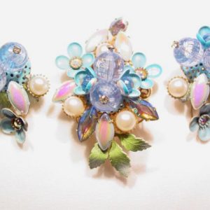 Chunky Blue and White Floral Pin and Earrings Set