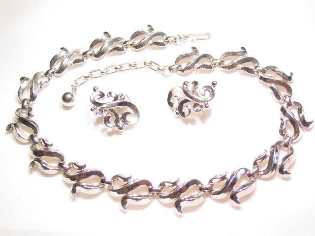 Trifari Silvertone Swirl Necklace and Earrings Set