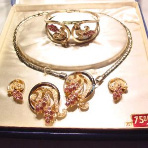 Miss Champlain Pink 4-Piece Parure in the Original Box