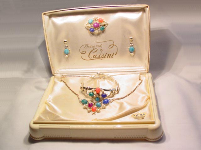 Cassini 4-Piece Parure in the Original Box