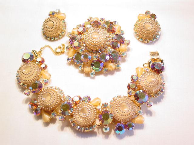Absolutely Stunning Aurora Borealis and Beige D&E (Juliana) Parure
