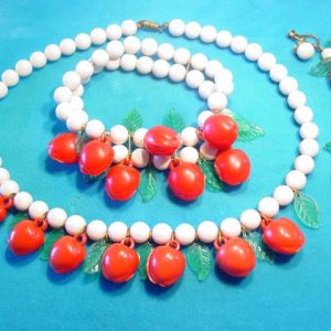 Molded Plastic Apples Necklace, Bracelet & Earrings Set