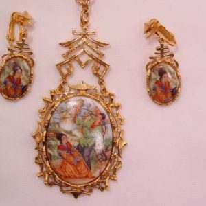 Art Oriental-Themed Glass Necklace and Earrings Set