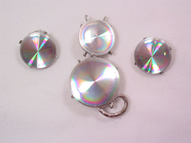Jewelarama Iridescent Cat Pin and Earrings Set
