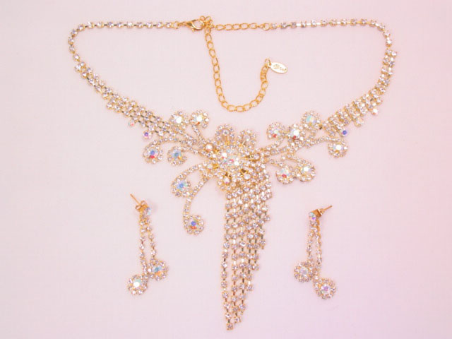 Fantastic Runway Style “B.W.” Aurora Borealis Necklace and Earrings Set