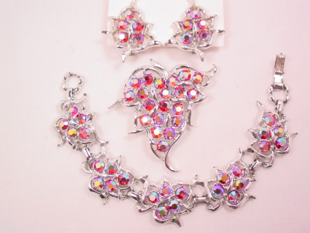 Sarah Coventry Red Aurora Borealis Leafy Parure